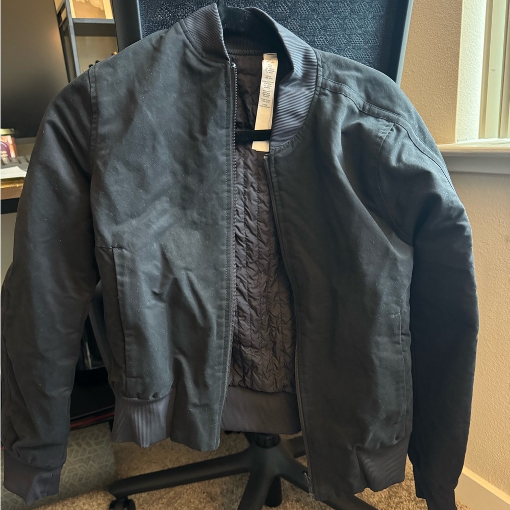 Lululemon Size 6 Black Bomber Jacket